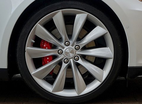 Tesla Model S P85D 12
