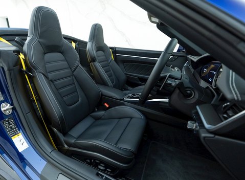 Porsche 911 (992) Turbo S Cabriolet 13