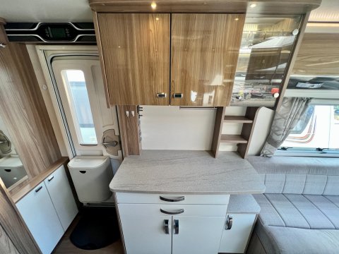 Swift Elegance 480 17