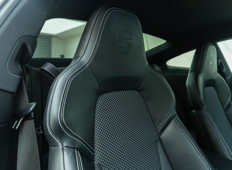 Porsche 911 Carrera (992) 11