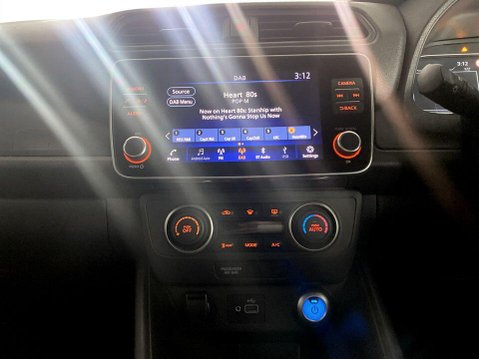 Nissan LEAF 39kWh Acenta Hatchback 5dr Electric Auto (150 ps) Air Con - Bluetooth 17