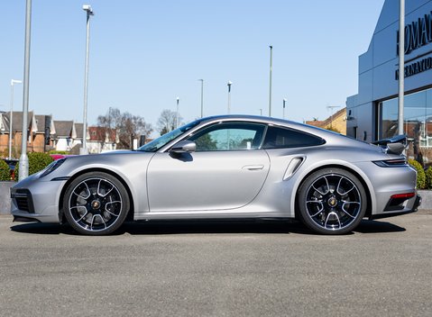 Porsche 911 Turbo S (992) 3