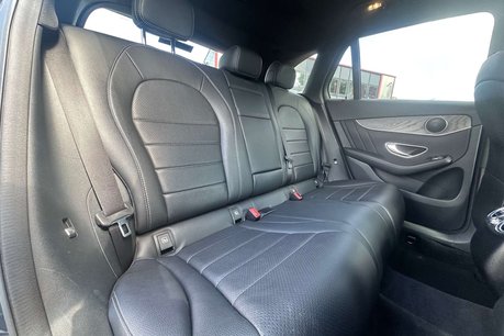 Mercedes-Benz GLC 2.1 GLC220d AMG Line SUV 5dr Diesel G-Tronic 4MATIC Euro 6 (s/s) (170 ps) 17
