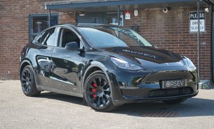 Tesla Model Y LONG RANGE AWD Enhanced Autopilot Navigate on Autosteer Autopark 20"Alloys  1
