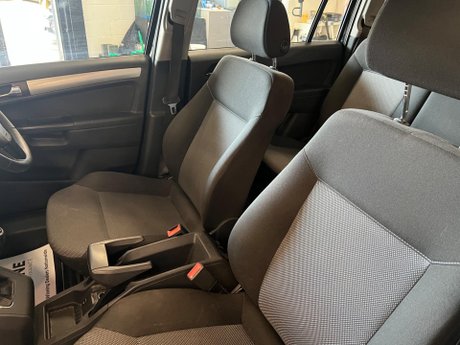 Vauxhall Zafira 1.6 16V Exclusiv Euro 5 5dr 24