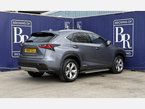 Lexus NX 2.5 300h Premier SUV 5dr Petrol Hybrid E-CVT 4WD Euro 6 (s/s) (197 ps) 5