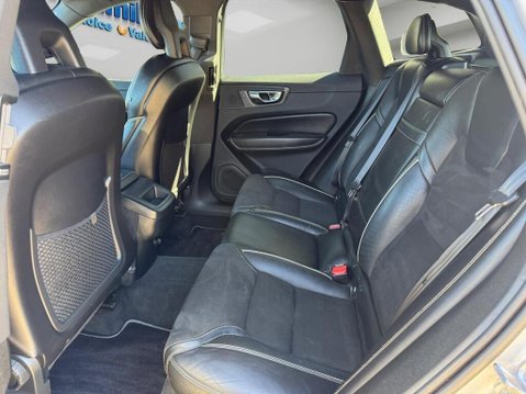 Volvo XC60 2.0 D5 PowerPulse R-Design Auto AWD Euro 6 (s/s) 5dr 45