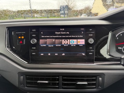 Volkswagen Polo 1.0 SE Euro 6 (s/s) 5dr 12