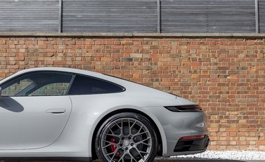 Porsche 911 (992) Carrera 4S 33