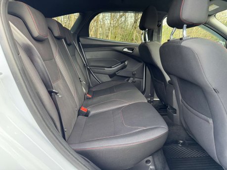 Ford Focus 1.0 Focus ST-Line 5dr 32