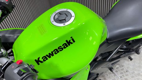 Kawasaki Er ER6 2009 30K LONG MOT COMMUTER 650CC FAIRED MODEL 38