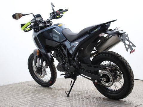 Benelli BKX 125 10