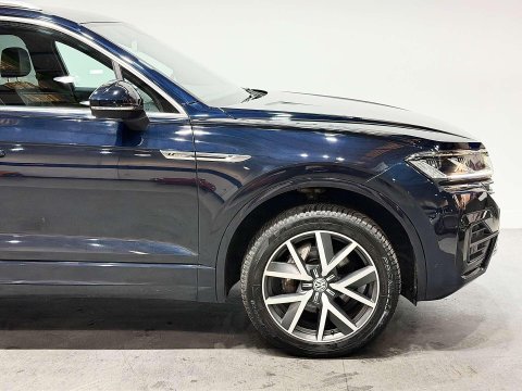 Volkswagen Touareg 3.0 TDI V6 R-Line SUV 5dr Diesel Tiptronic 4Motion Euro 6 (s/s) (286 ps) 16