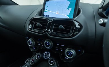 Aston Martin V8 Vantage 20