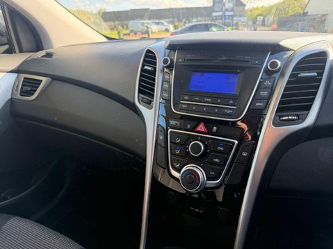 Hyundai i30 1.6 CRDi Blue Drive Active Euro 5 (s/s) 5dr 11