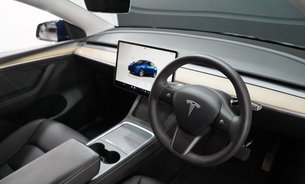 Tesla Model Y LONG RANGE AWD Comfort Suspension GROK AI Panoramic Roof One Owner VATQ 2