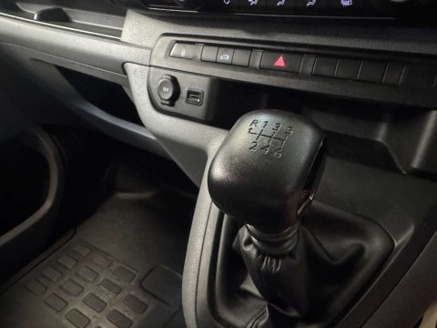 Vauxhall Vivaro 1.5 Vivaro F2900 Dynamic S/S 17