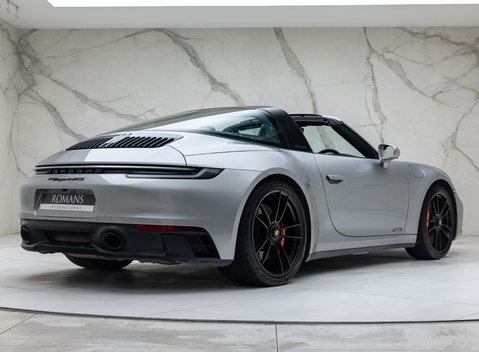 Porsche 911 Targa 4 GTS (992) 8