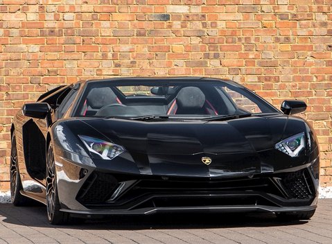 Lamborghini Aventador S LP740-4 Roadster 1