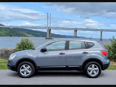 Nissan Qashqai 1.5 dCi Visia 2WD 5dr 8