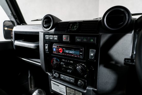 Land Rover Defender 90 TD XS STATION WAGON. TWISTED EDITION. TWISTED UPGRADES. HEATED SEATS. 25