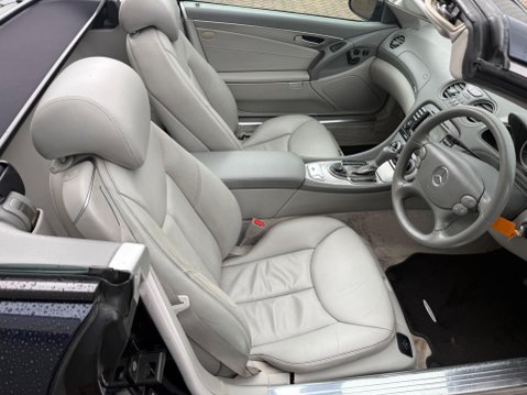 Mercedes-Benz SL Series 3.5 SL350 7G-Tronic 2dr 63