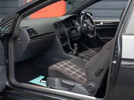 Volkswagen Golf 2.0 Golf GTi Performance 3dr 13