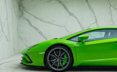 Lamborghini Aventador S LP 740-4 31