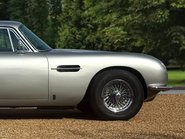 Aston Martin DB6 MANUAL 12