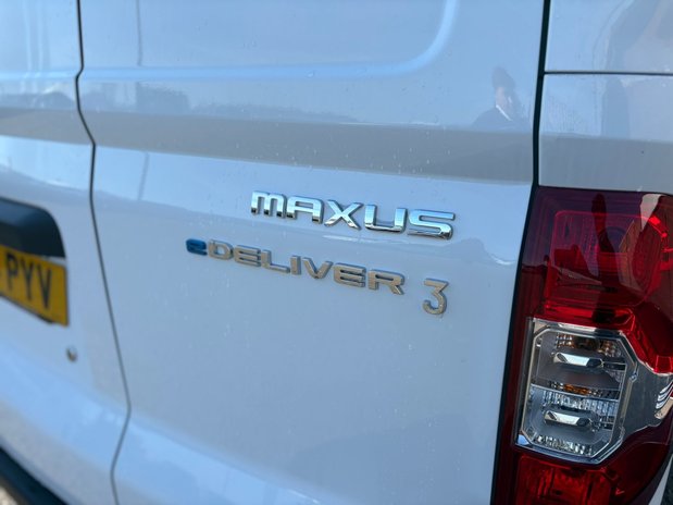 Maxus Deliver 3 90 kW L1H1 50.2kWh auto 17
