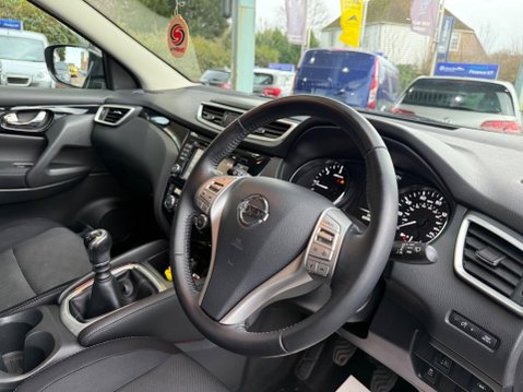 Nissan Qashqai 1.5 dCi N-Connecta 2WD Euro 6 (s/s) 5dr 40
