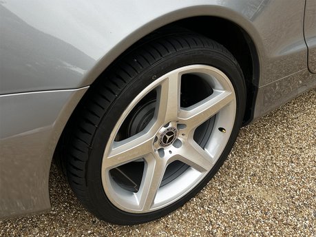 Mercedes-Benz SL Series SL350 28