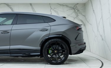 Lamborghini Urus 41