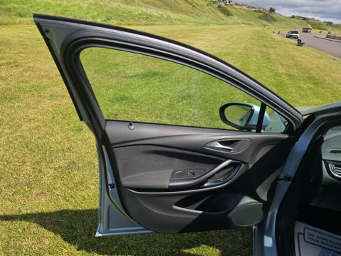 Vauxhall Astra 1.4i Turbo SRi Euro 6 5dr 27