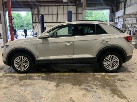 Volkswagen T-Roc LIFE TSI DSG 10