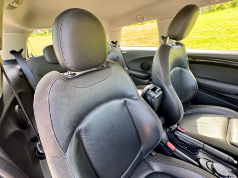 Mini Hatch COOPER S 20