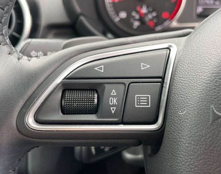 Audi A1 1.0 A1 Sport Nav TFSI Semi-Auto 3dr 46