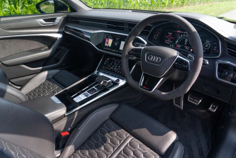 Audi RS6 Carbon Black Urban 7