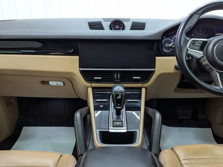 Porsche Cayenne 3.0 Cayenne V6 Auto 4WD 5dr 68