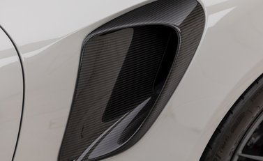 Porsche 911 (991.2) GT2 RS Weissach 30