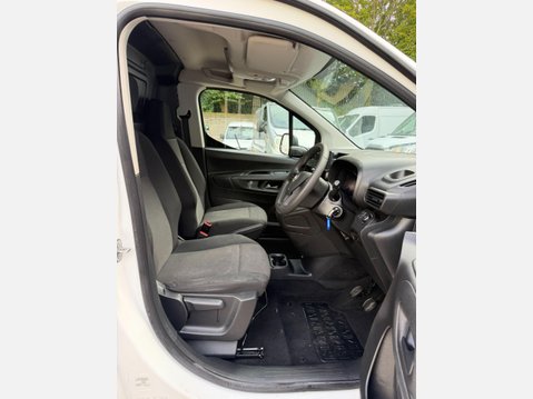 Vauxhall Combo 1.5 Turbo D 2000 Dynamic Panel Van 4dr Diesel Manual L1 H1 Euro 6 (100 ps) 24