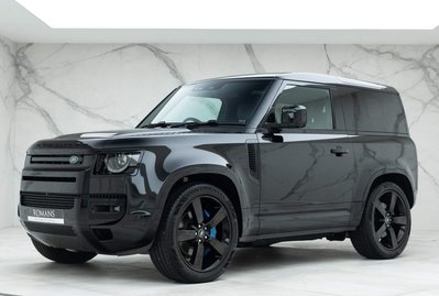 Land Rover Defender 90 V8 Bond Edition