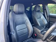 Jaguar E-Pace 2.0 P200 R-Dynamic SE Auto AWD Euro 6 (s/s) 5dr 17