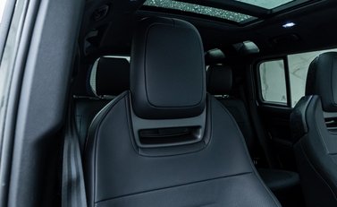 Land Rover Defender OCTA EDITION ONE 13