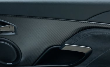 Aston Martin DBS Superleggera 27