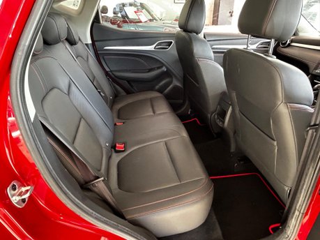 MG ZS EXCLUSIVE T-GDI 10