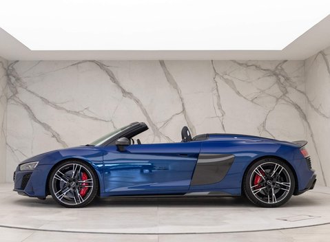 Audi R8 V10 Performance Carbon Black Spyder 3