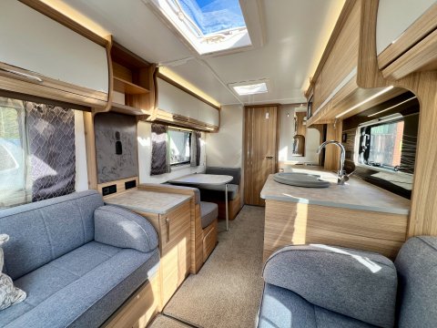 Bailey Unicorn Madrid  17