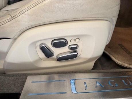 Jaguar XJ 3.0d V6 Portfolio Auto Euro 5 4dr 16