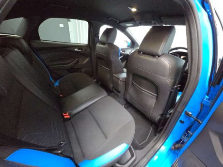 Ford Focus 2.3T EcoBoost RS Hatchback 5dr Petrol Manual AWD Euro 6 (s/s) (350 ps) 18